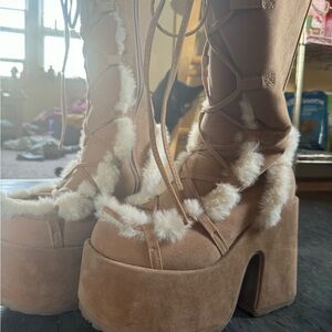 Demonia Camel-311 • Size 10 • Lightly worn, In almost new condition